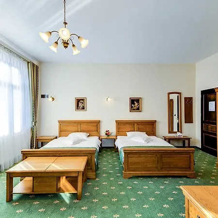 Karlhof Hotel 4*