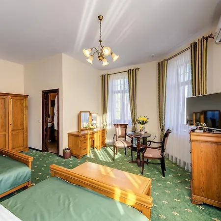 Hotel Karlhof Sebes (Alba)